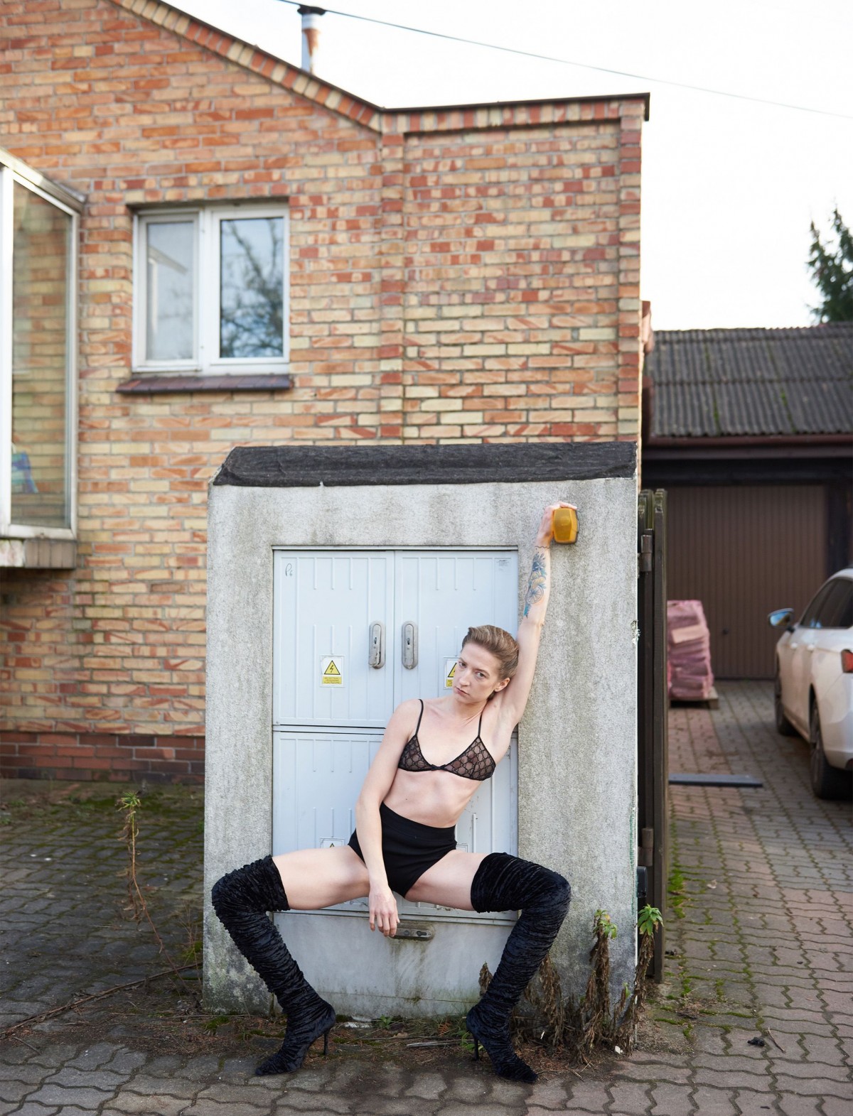 LARA GESSLER for ISSUE MAGAZINE . Carmen Duran 4