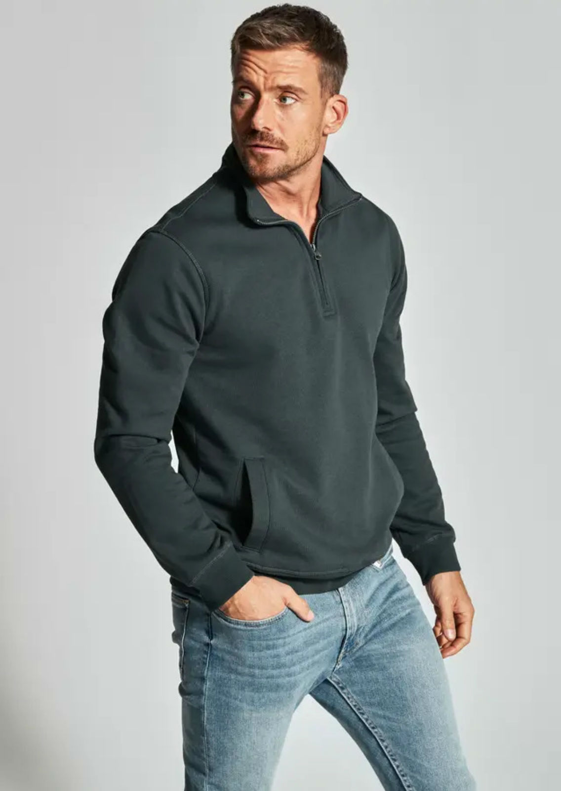 ALEXANDER VAN SWOL. Carmen Duran Model Agency.