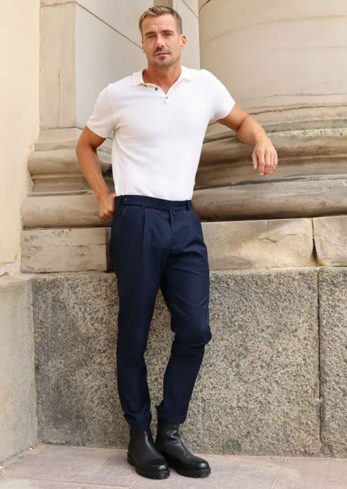 ALEXANDER VAN SWOL. Carmen Duran Model Agency.