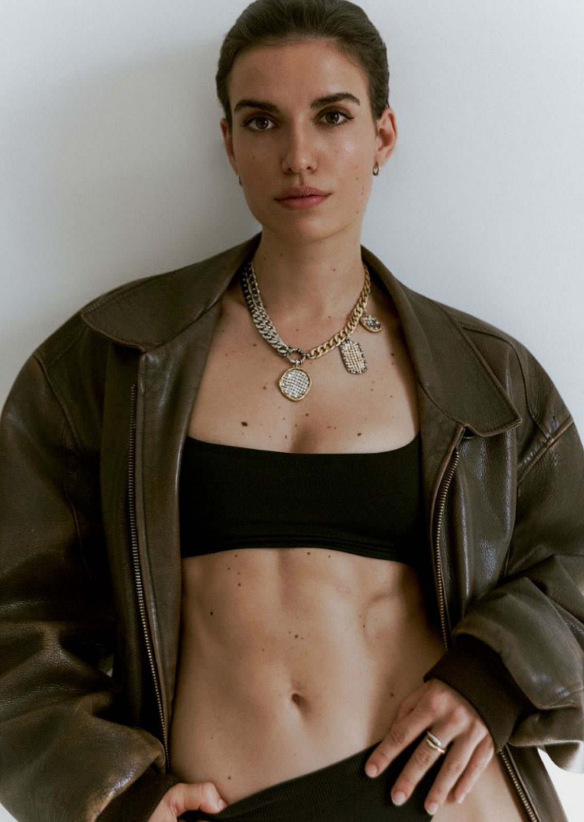 ALINA HILLER. Carmen Duran Model Agency.
