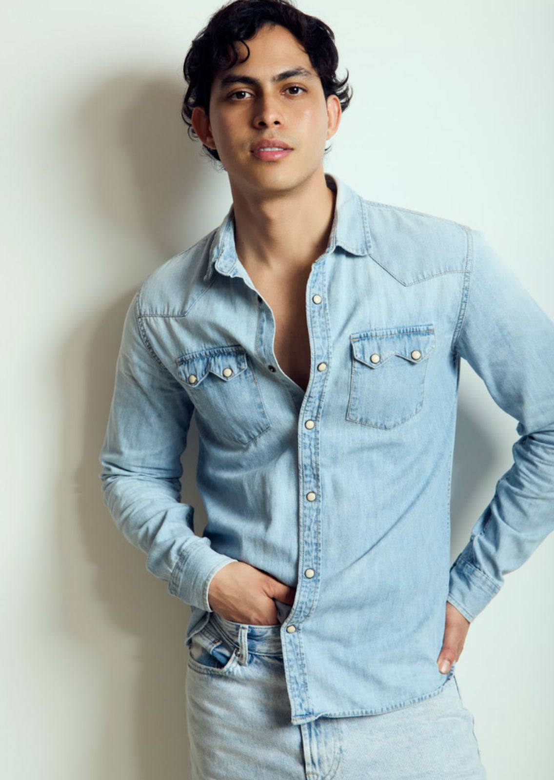 ANDREW VALENTINO. Carmen Duran Model Agency.