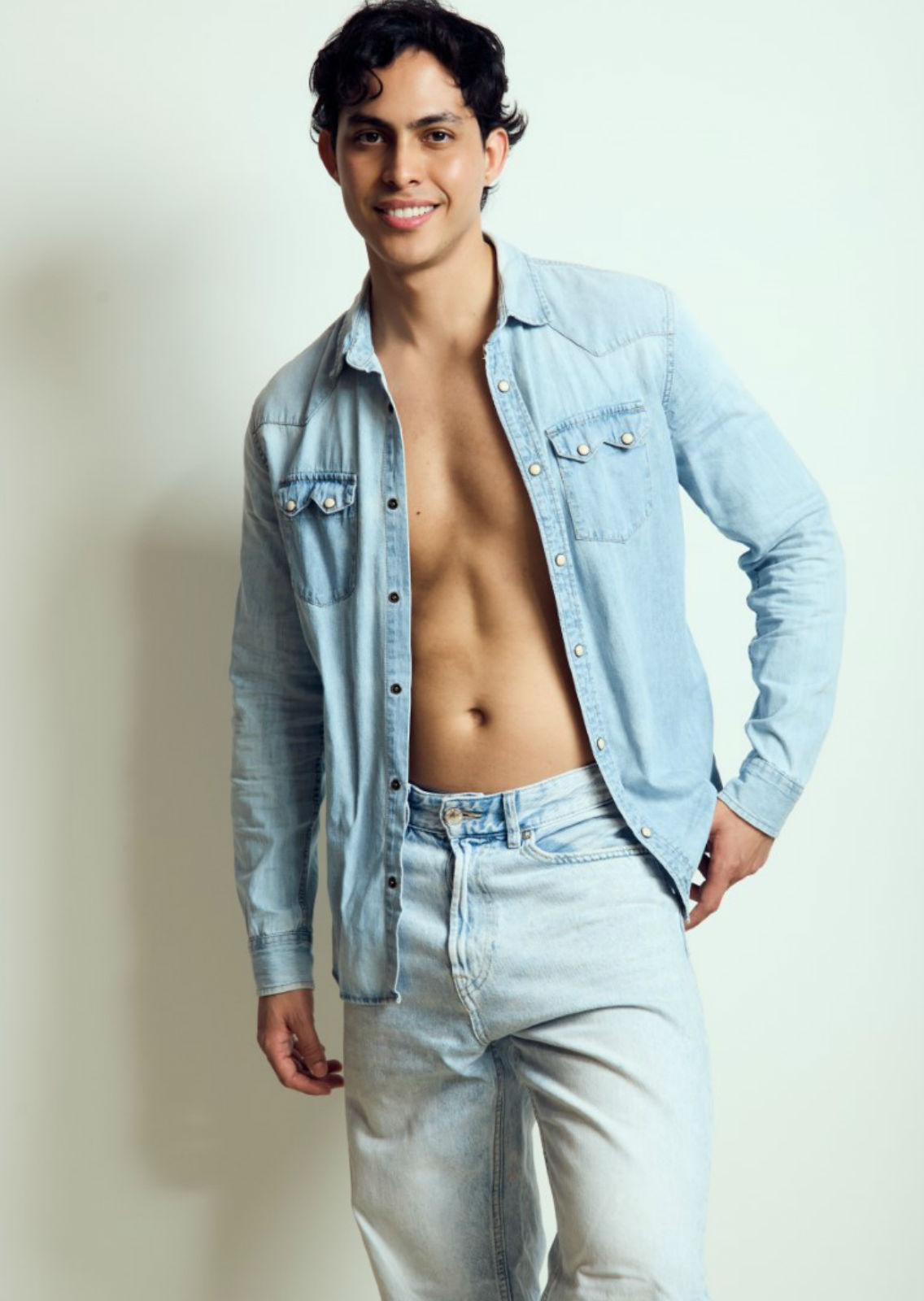 ANDREW VALENTINO. Carmen Duran Model Agency.