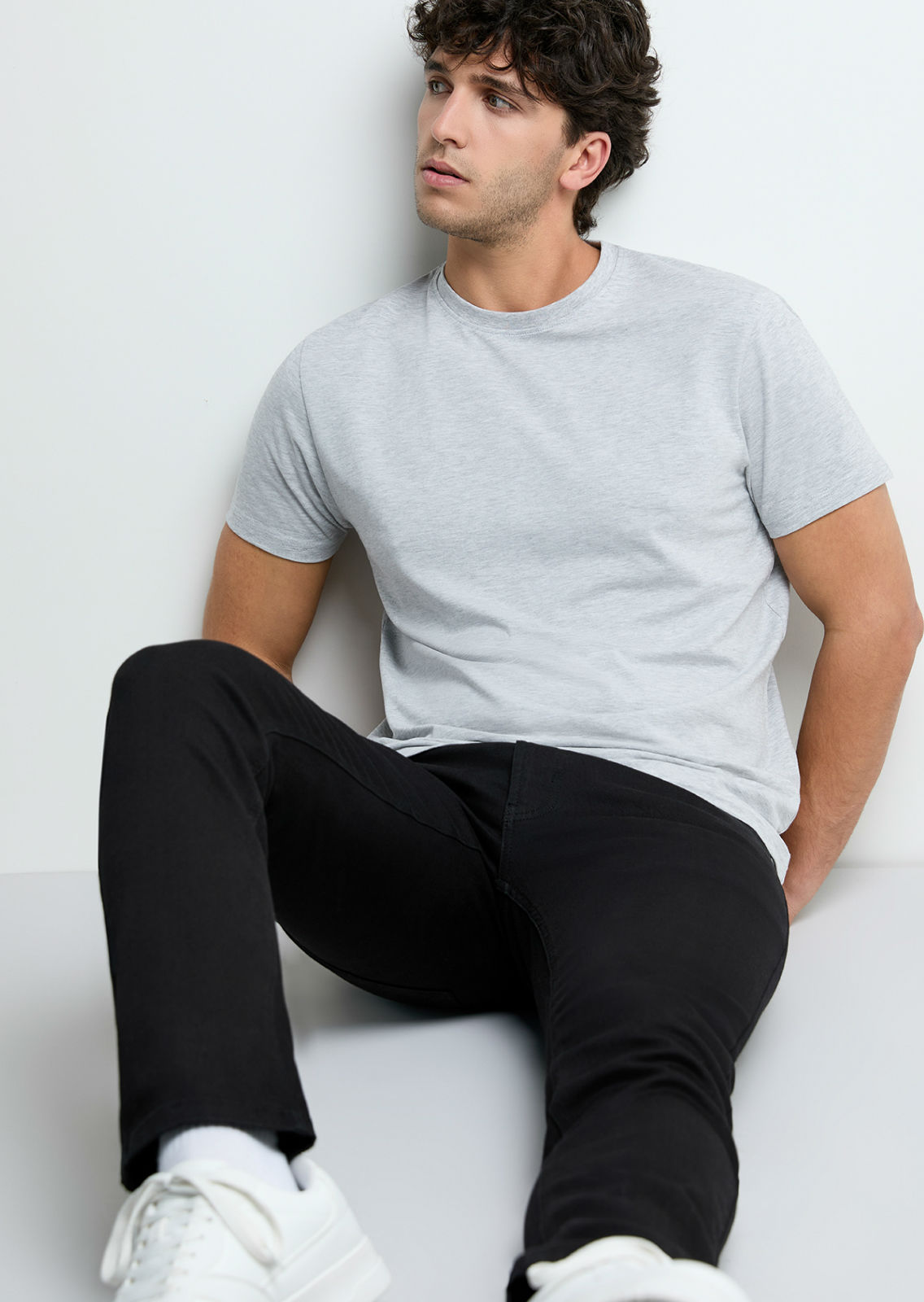 GONZALO ROBLEDO. Carmen Duran Model Agency.