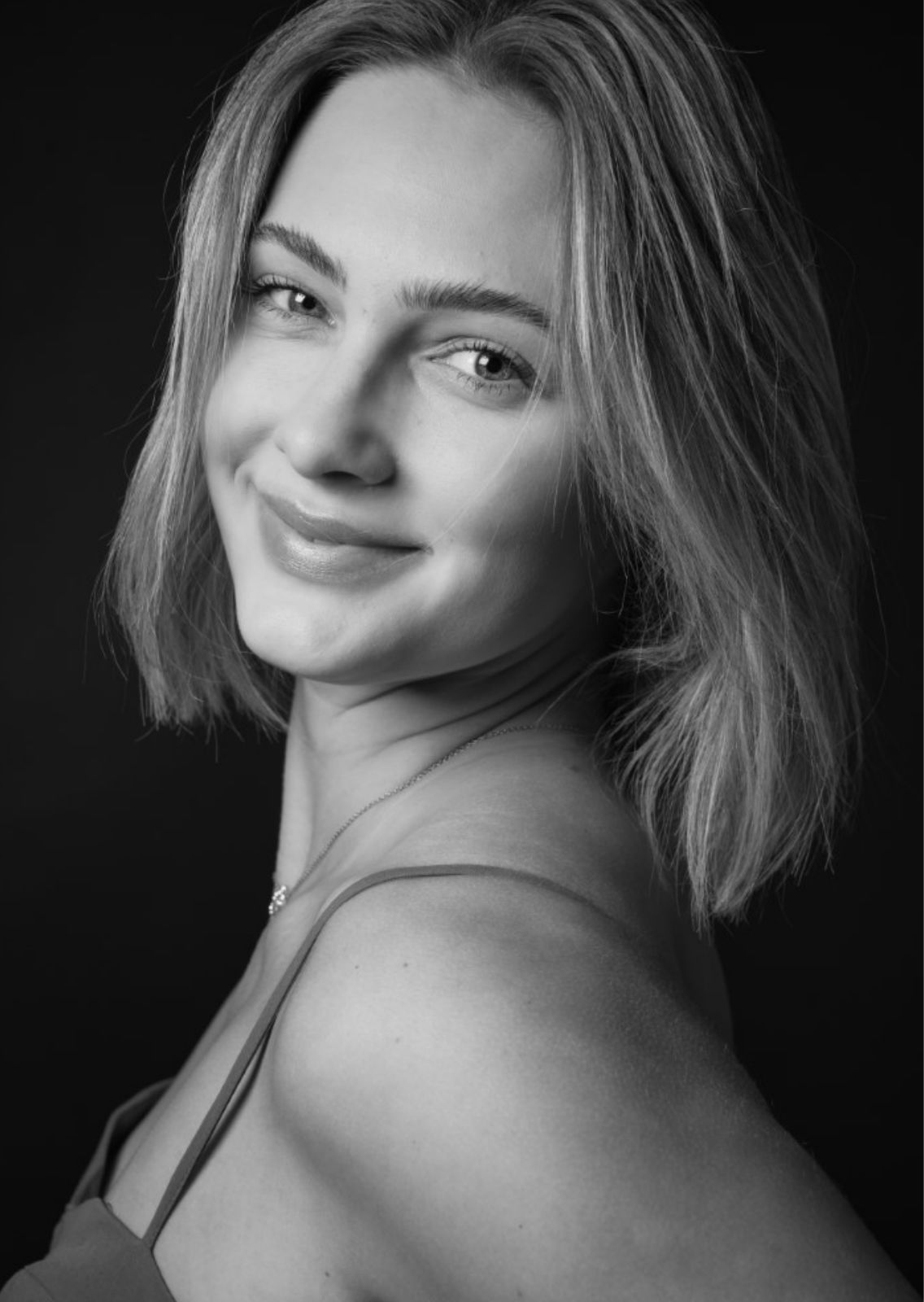 ISABEL ERN . Carmen Duran Model Agency.
