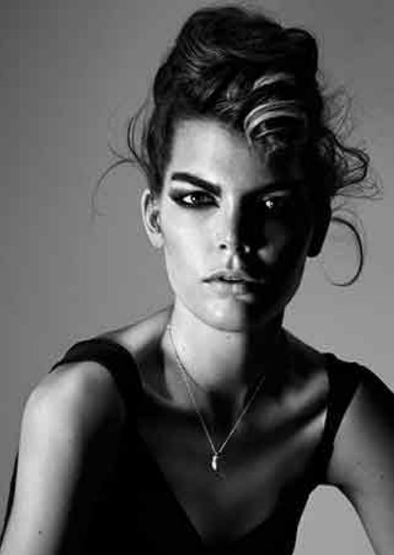 LUCIE VON ALTEN. Carmen Duran Model Agency.