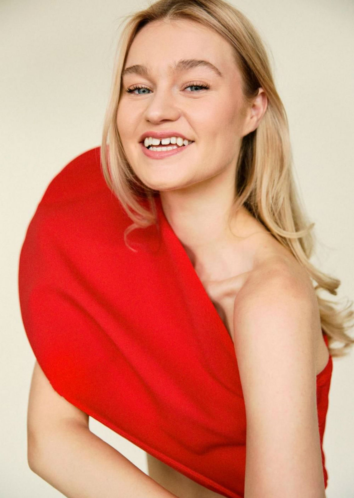 LUCY HUNT . Carmen Duran Model Agency.