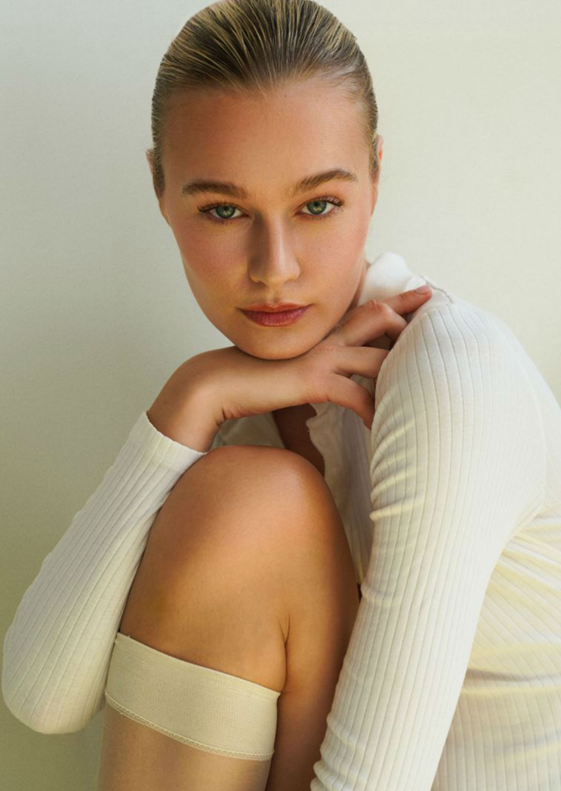 LUCY HUNT . Carmen Duran Model Agency.