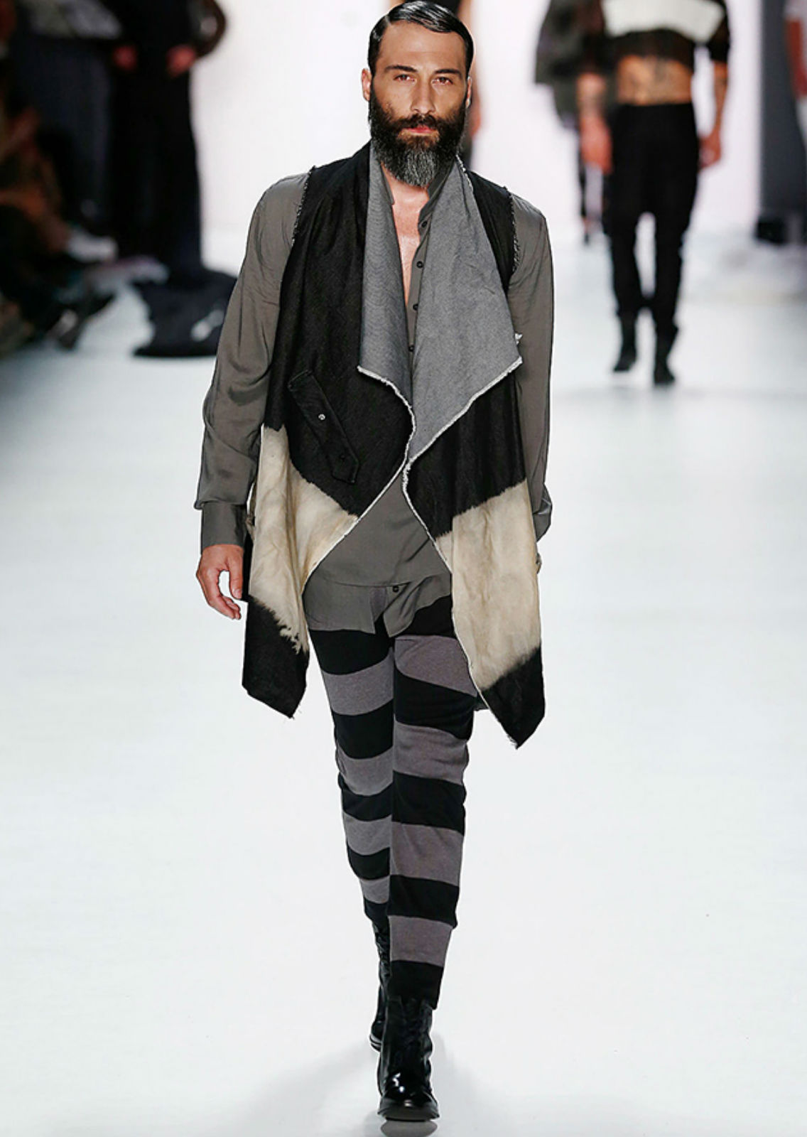 SASHA MARINI. Carmen Duran Model Agency.