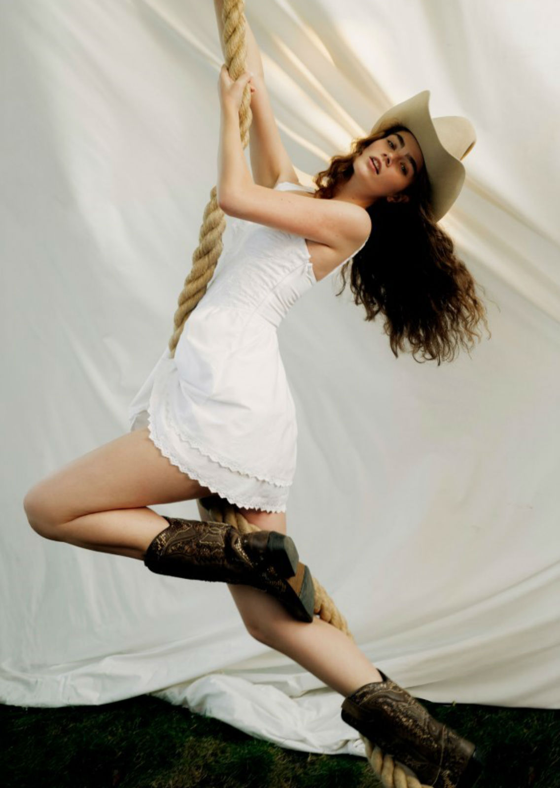 ZUZANNA HERTZ . Carmen Duran Model Agency.